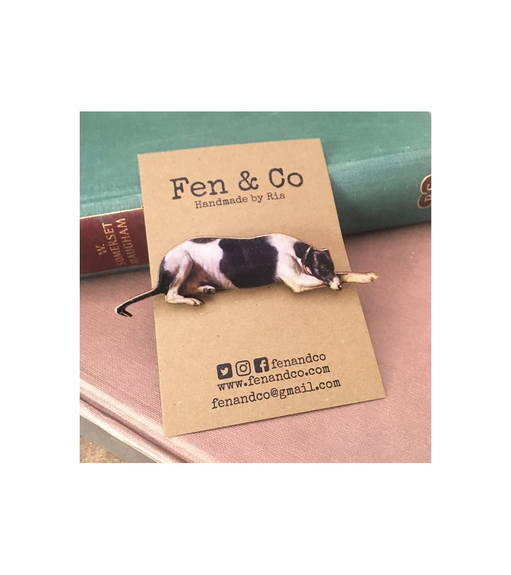 Greyhound - Wooden brooch Fen & Co broches and pins hat pin badges collectible
