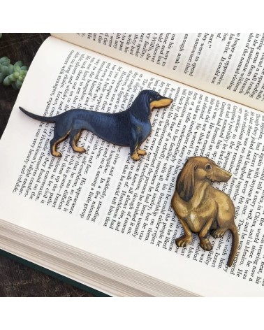 Brooch - Dachshund black and tan Fen & Co broches and pins hat pin badges collectible