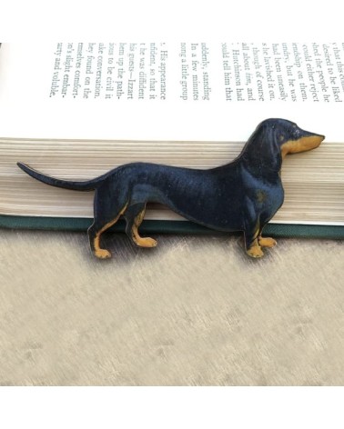 Brooch - Dachshund black and tan Fen & Co broches and pins hat pin badges collectible