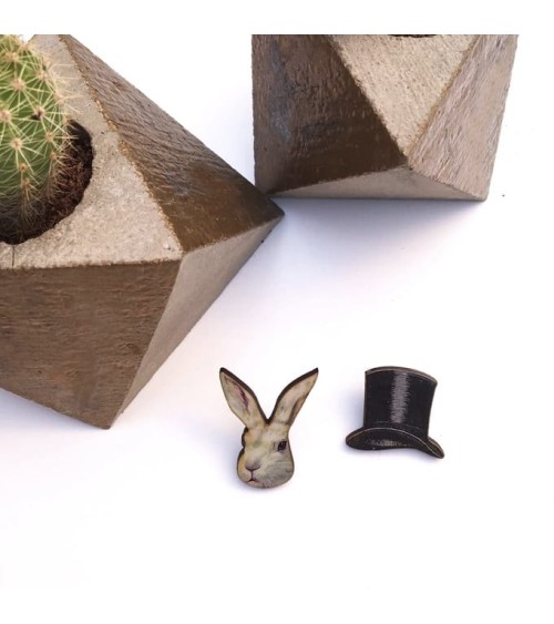 Zylinderhut & weißes Kaninchen - Pins Anstecknadeln aus Holz Fen & Co Anstecknadel Ansteckpins pins anstecknadeln kaufen